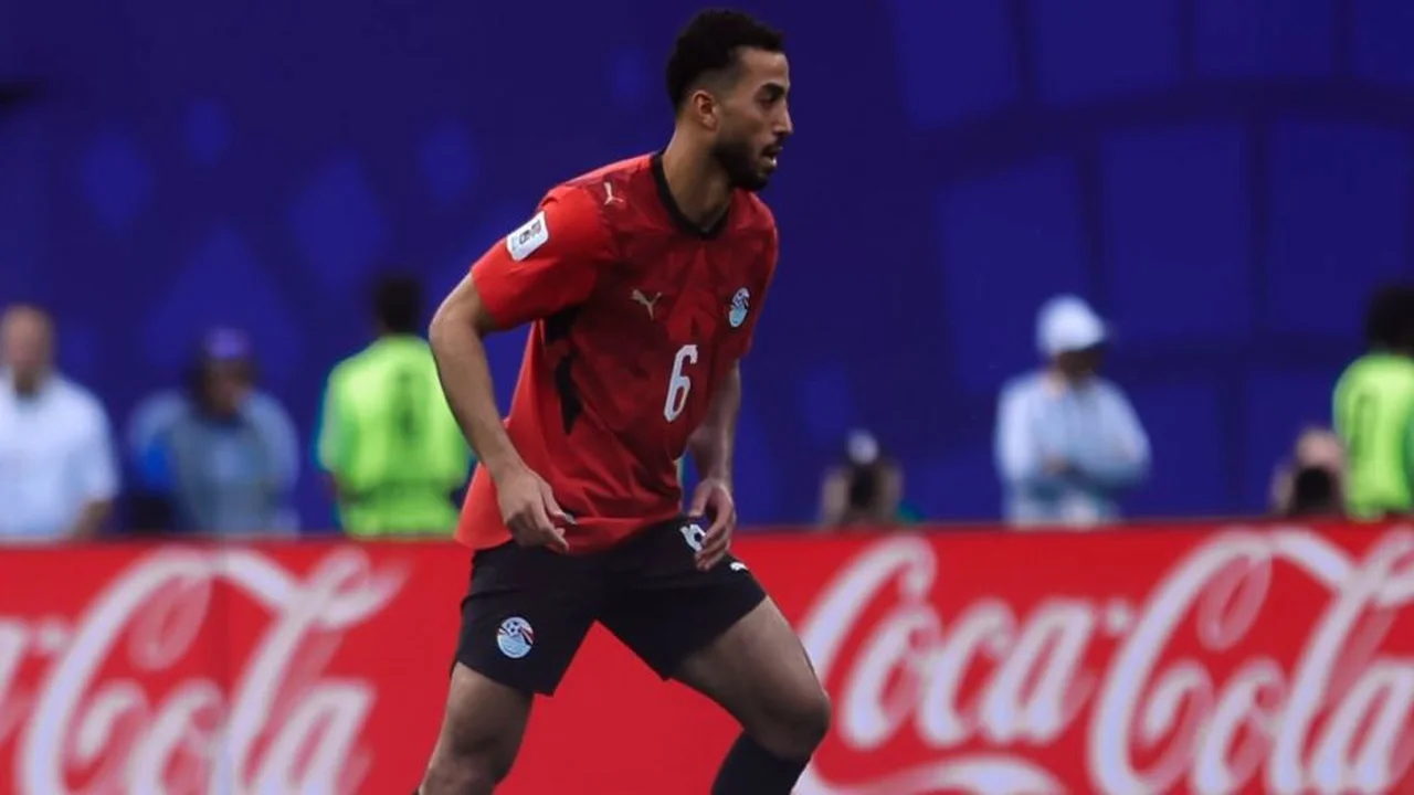 إصابة محمد عبد المنعم تقوده لمغادرة لقاء مصر وإيران في كأس العالم